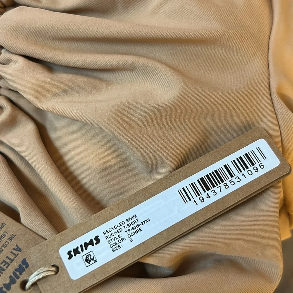 NWT (B10) SKIMS SWIM RUCHED T-SHIRT color Ochre S